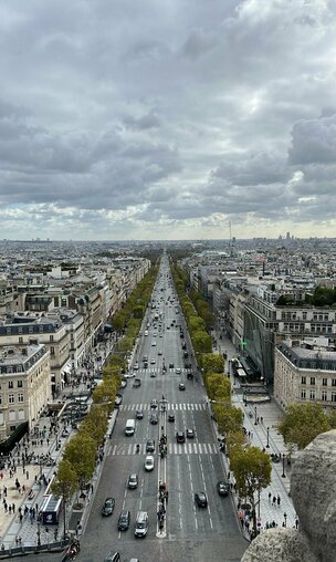 Blick_vom_Arc_de_Triomphe_Paris-Fahrt_2023